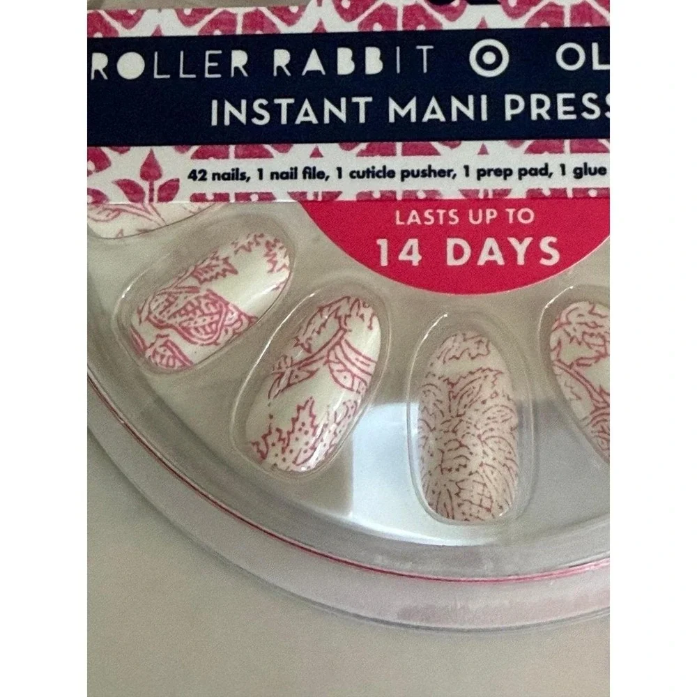 Roller Rabbit + Olive & June Press-On Nails Floral Oval